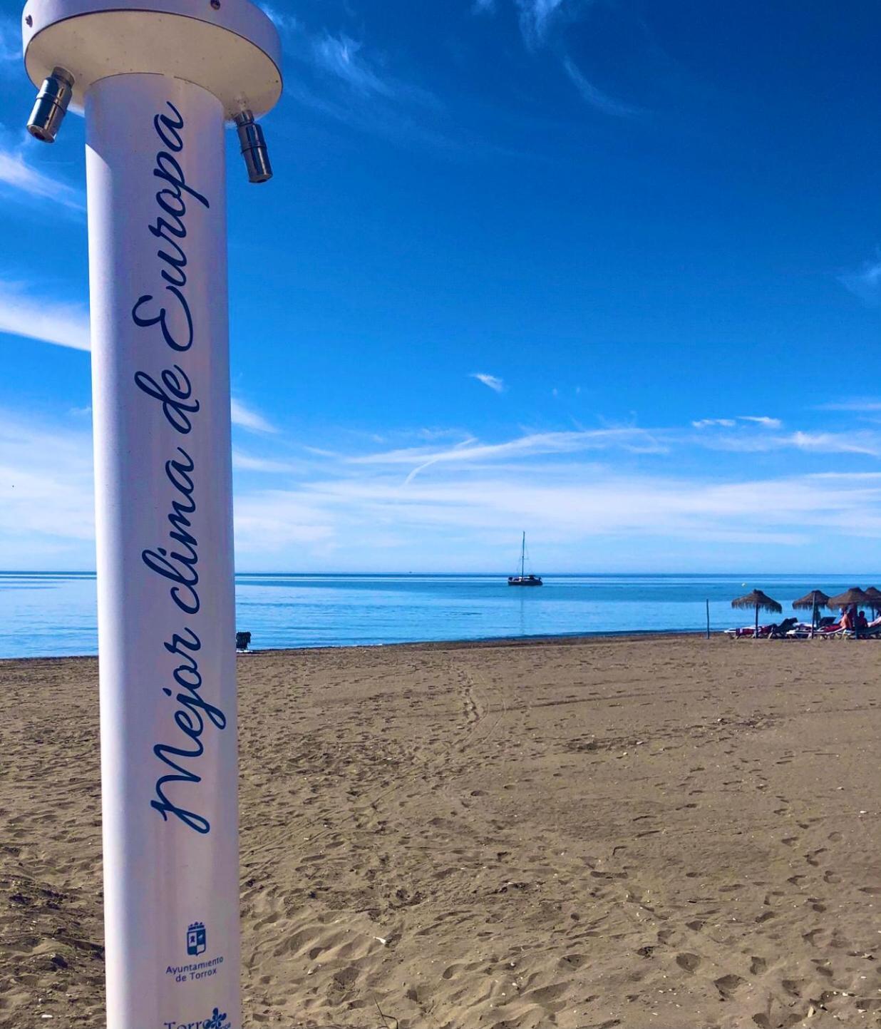 Spacious 1 Bedroom Apartment, Beach Front, Torrox Costa Luaran gambar