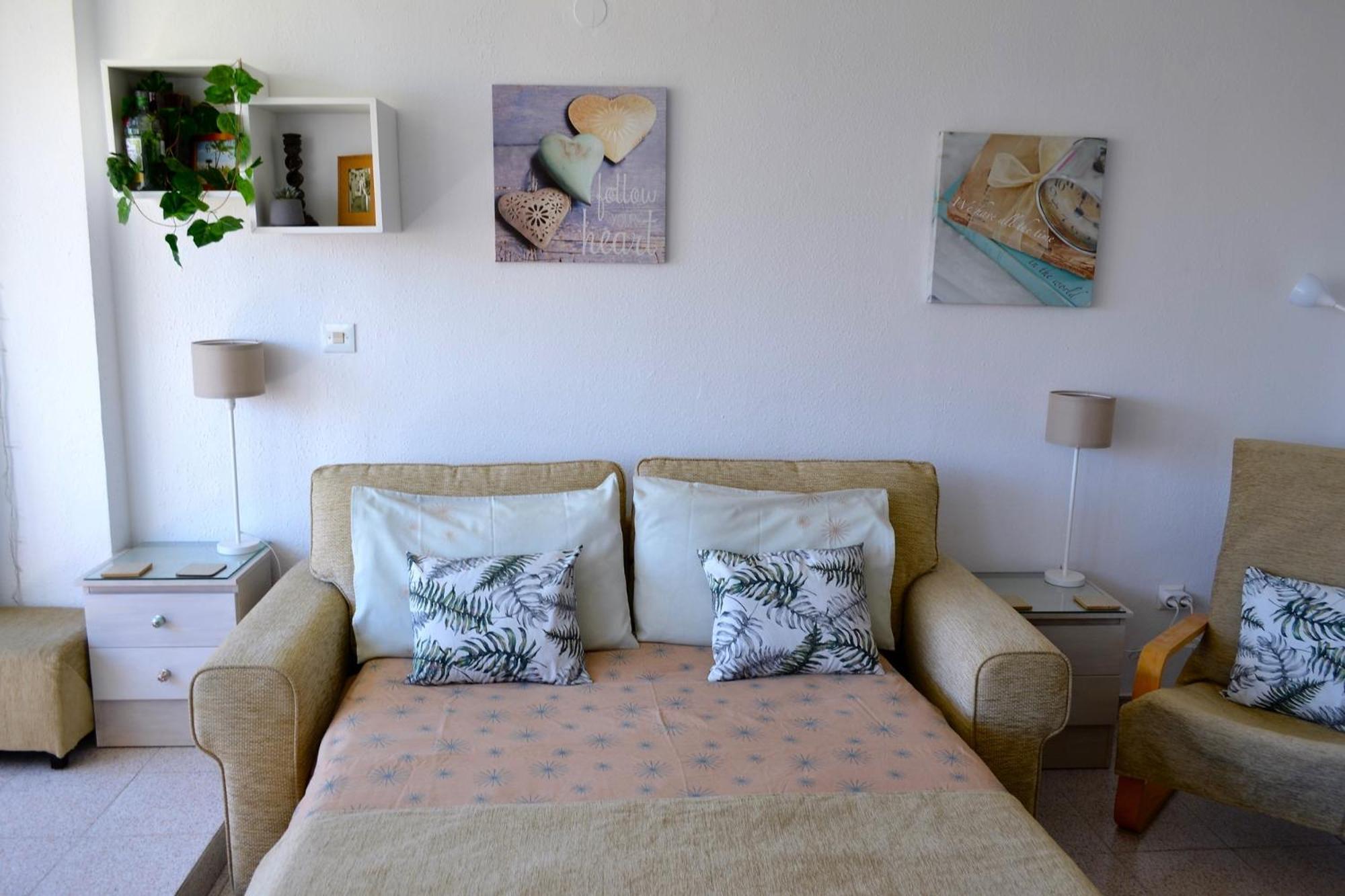 Spacious 1 Bedroom Apartment, Beach Front, Torrox Costa Luaran gambar
