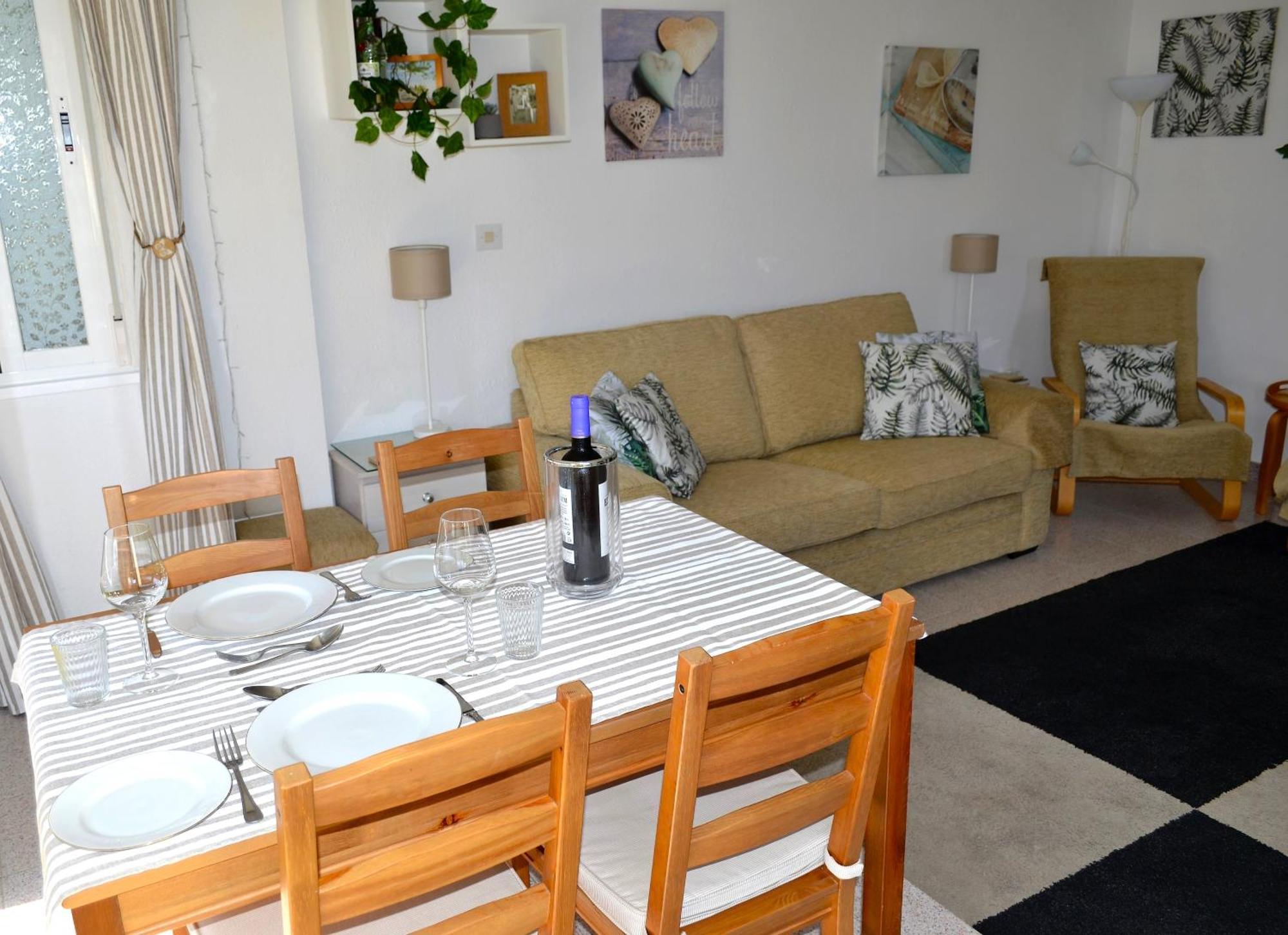 Spacious 1 Bedroom Apartment, Beach Front, Torrox Costa Luaran gambar