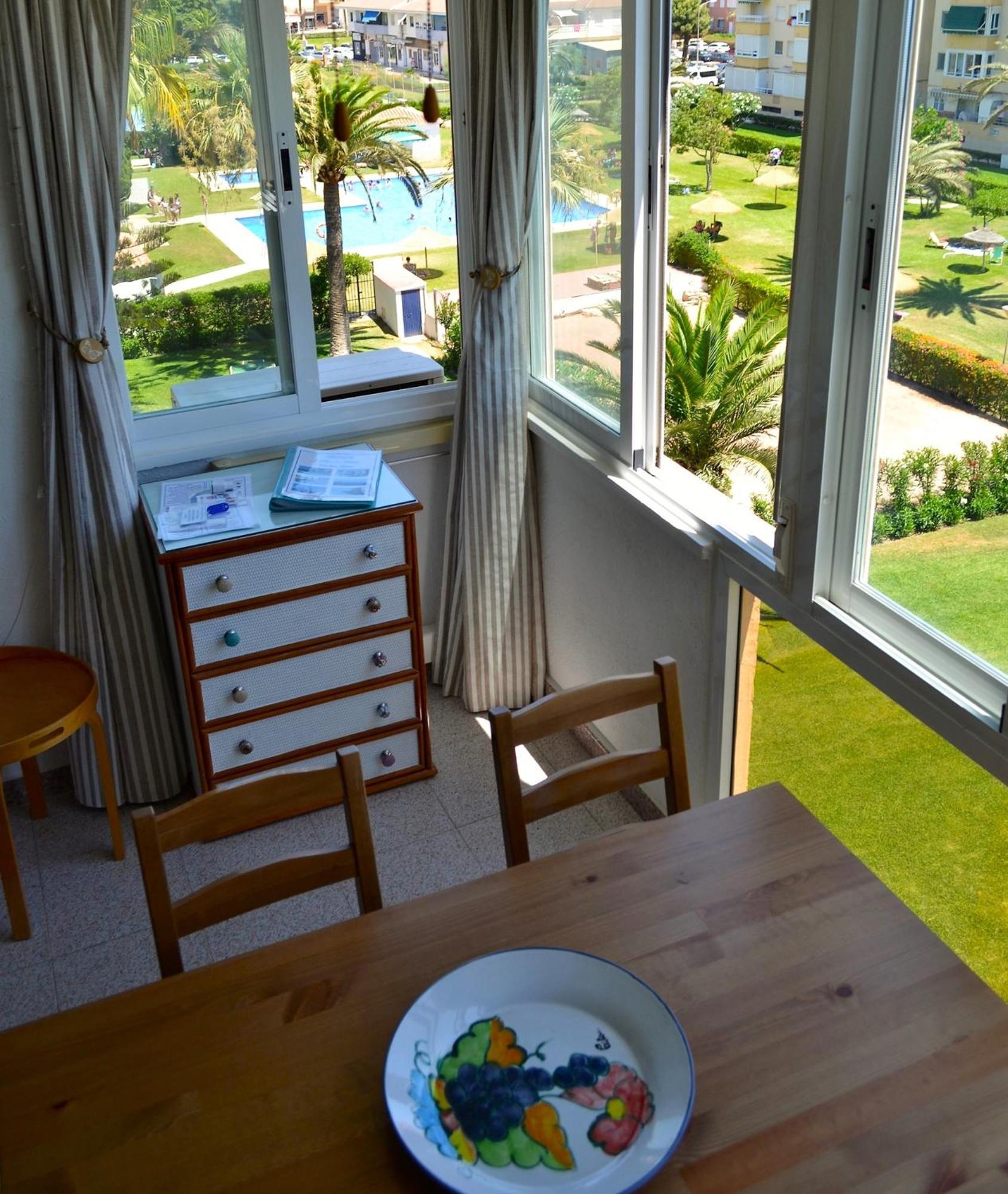Spacious 1 Bedroom Apartment, Beach Front, Torrox Costa Luaran gambar