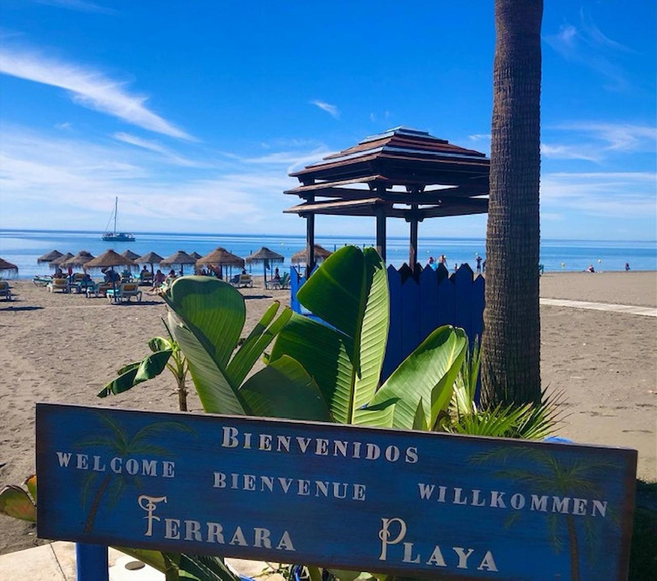 Spacious 1 Bedroom Apartment, Beach Front, Torrox Costa Luaran gambar