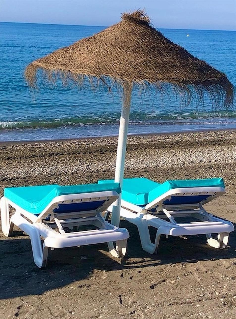 Spacious 1 Bedroom Apartment, Beach Front, Torrox Costa Luaran gambar