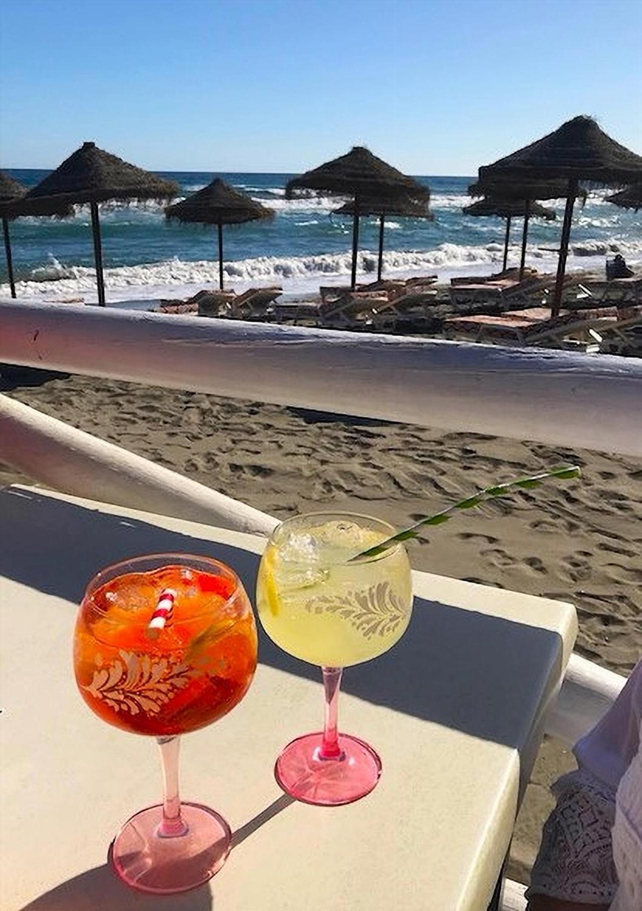 Spacious 1 Bedroom Apartment, Beach Front, Torrox Costa Luaran gambar